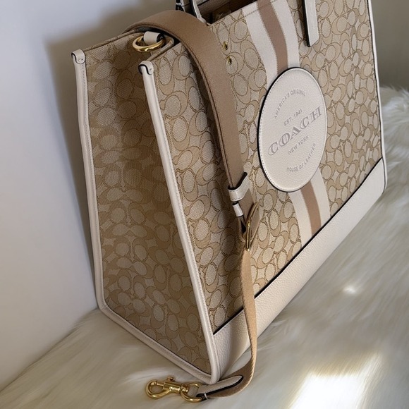 NWT💃Coach Dempsey Tote 40 In Signature Jacquard With Stripe And Coach Patch - Picture 7 of 12